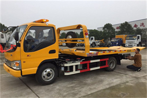 兴隆哪里有拖车服务